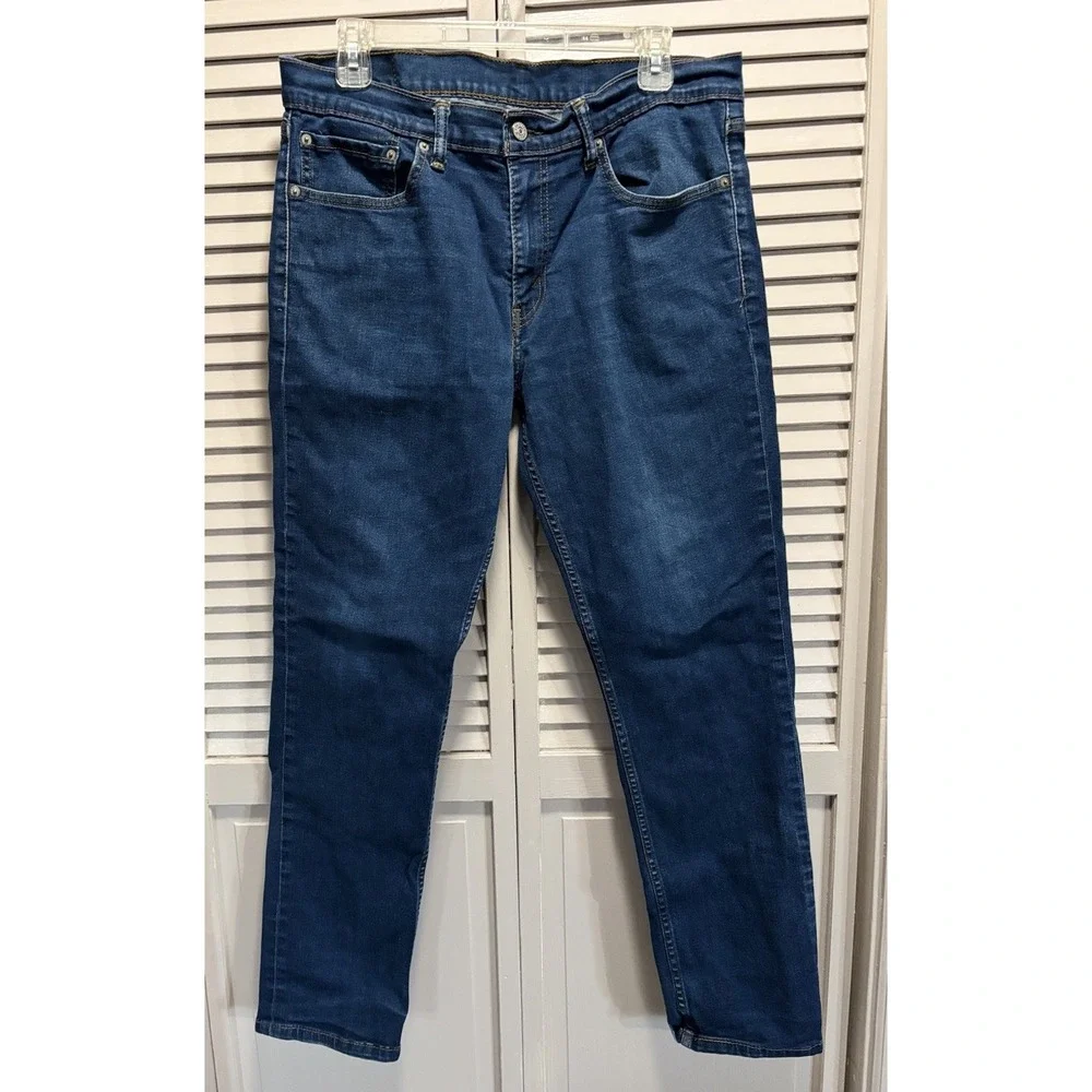 Levis‎ Medium Wash Zip Logo Straight Leg Size 32x30 Mid Rise Cotton
